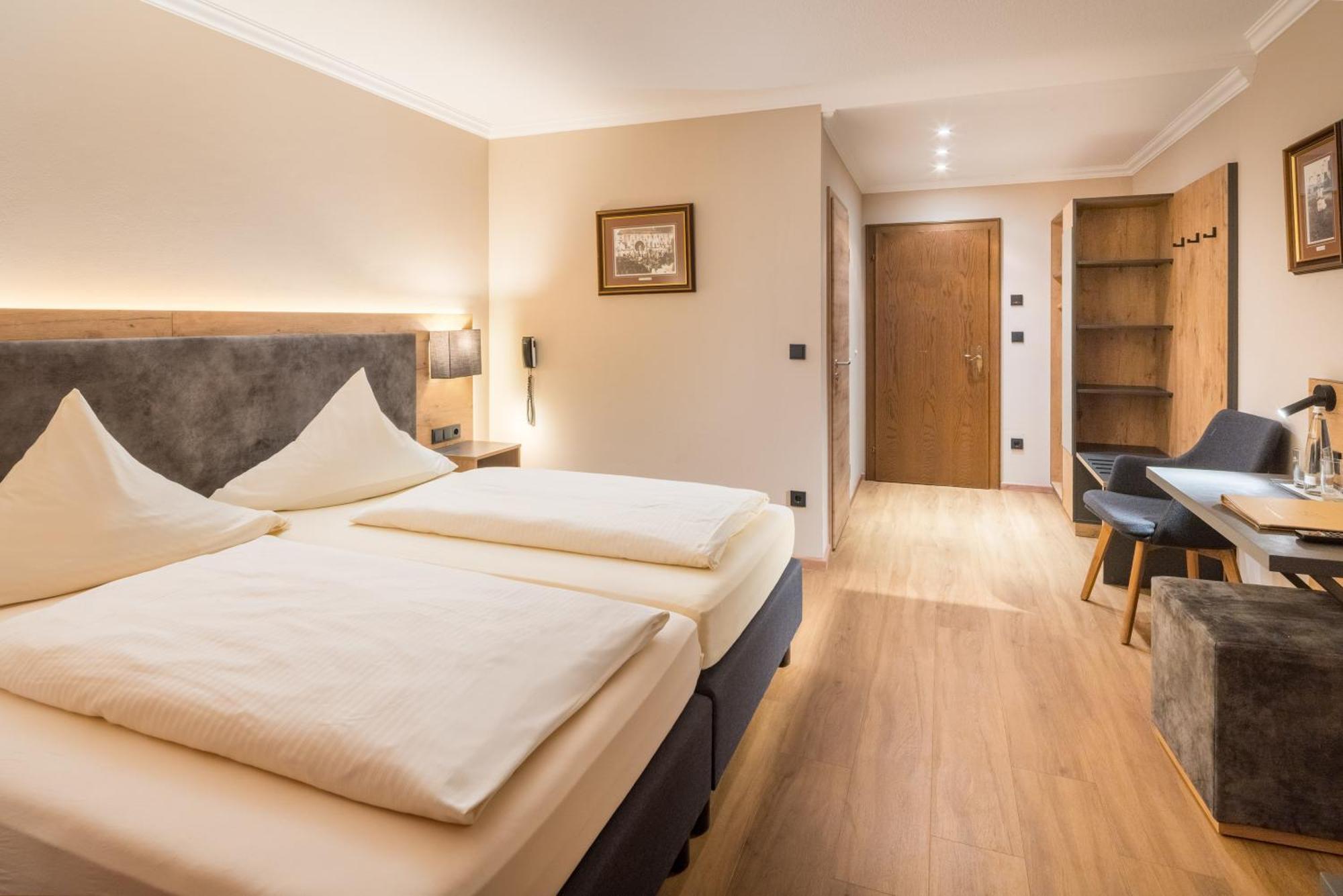 Hotel-Gasthof Huber Ebersberg Zewnętrze zdjęcie